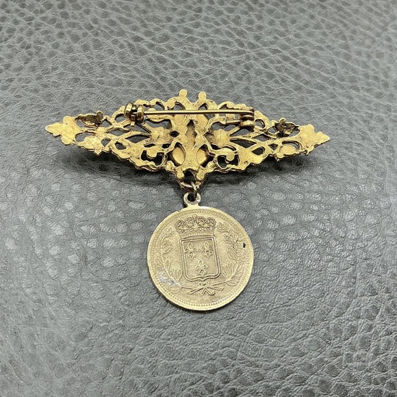 Vintage Filigree Brooch Red Glass Cabochon Dangle French Coin Pin Brass Tone 2" - Picture 6 of 7